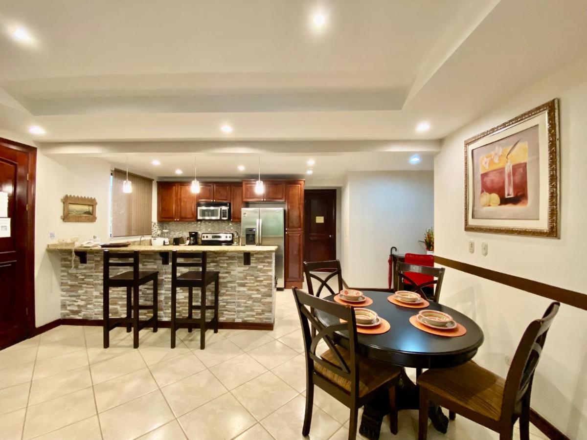 Monte Carlo Luxury Condominiums Jaco Bagian luar foto