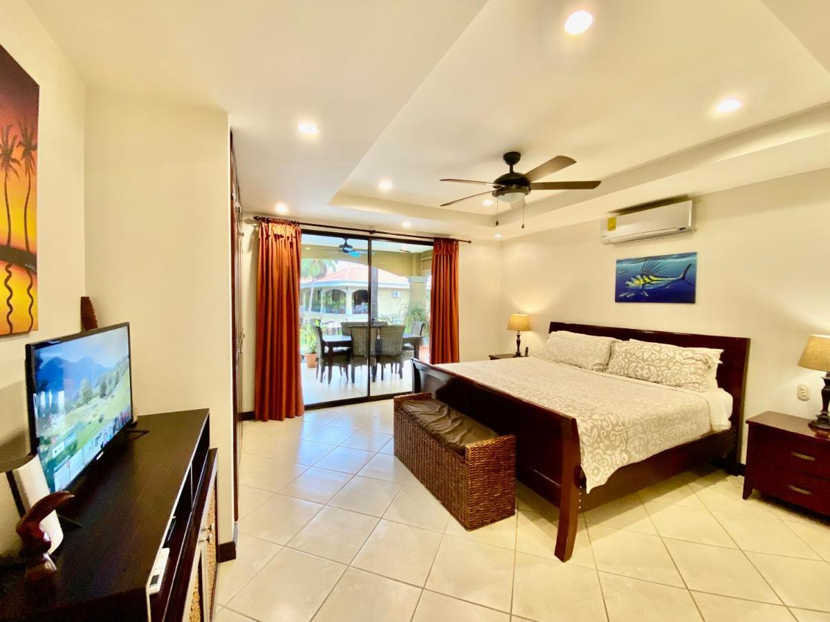 Monte Carlo Luxury Condominiums Jaco Bagian luar foto