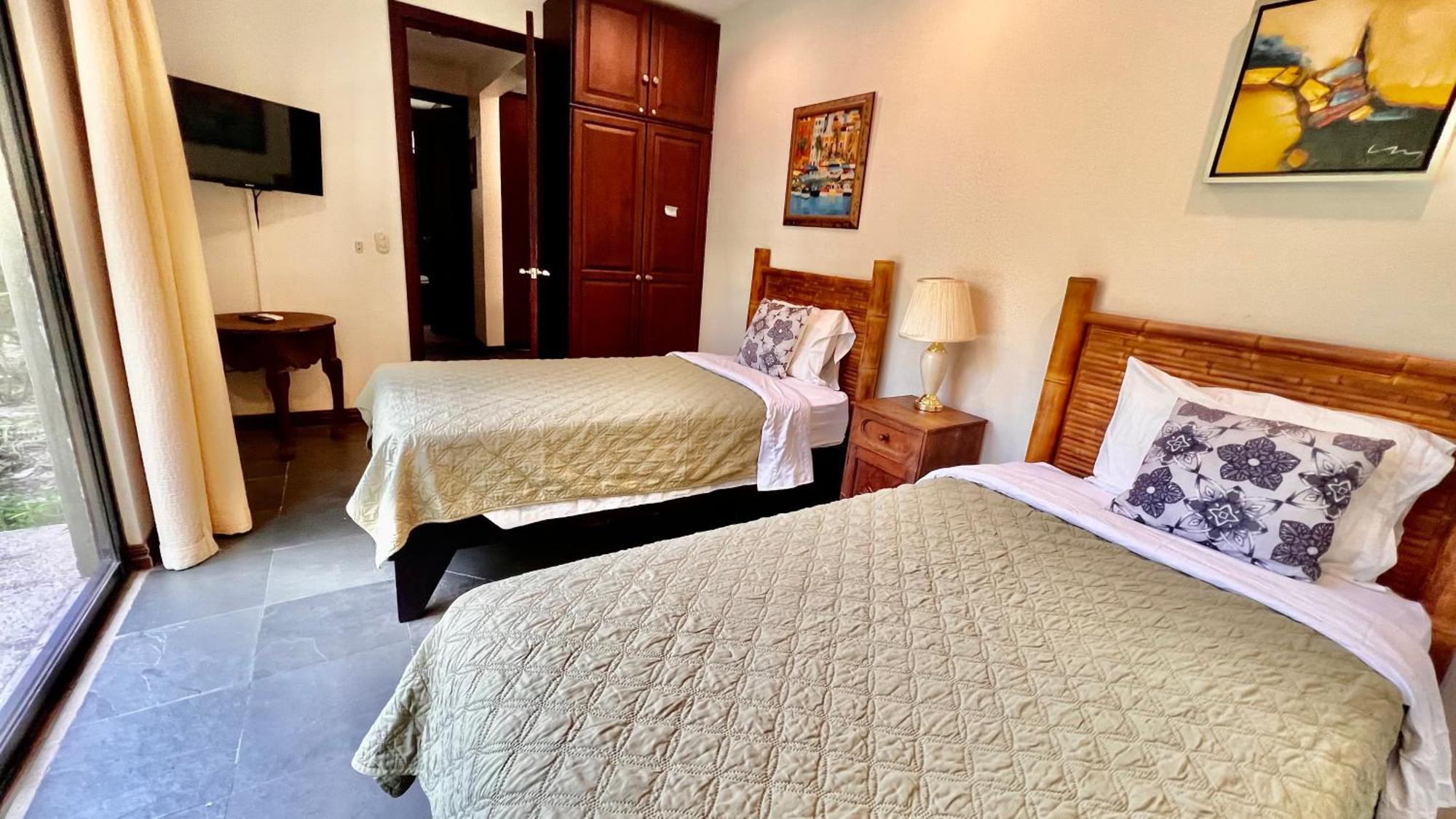 Monte Carlo Luxury Condominiums Jaco Bagian luar foto